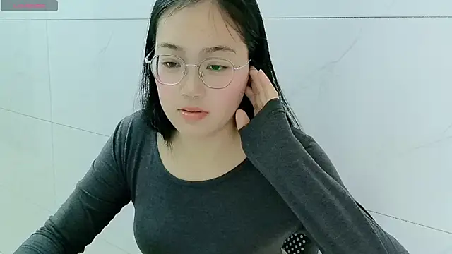 Snapshot of luoxuwen chatting on 02-27-25, 05:51 luoxuwen online show from 02-27-25, 05:51