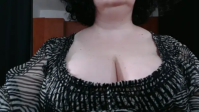 Snapshot of _MissJ_ chatting on 03-02-25, 01:31 MissJ online show from 03-02-25, 01:31