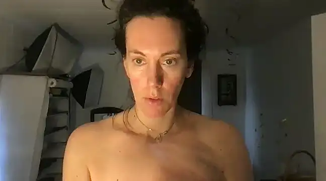 Snapshot of BonfireBonnie chatting on 01-16-25, 01:47 BonfireBonnie online show from 01-16-25, 01:47