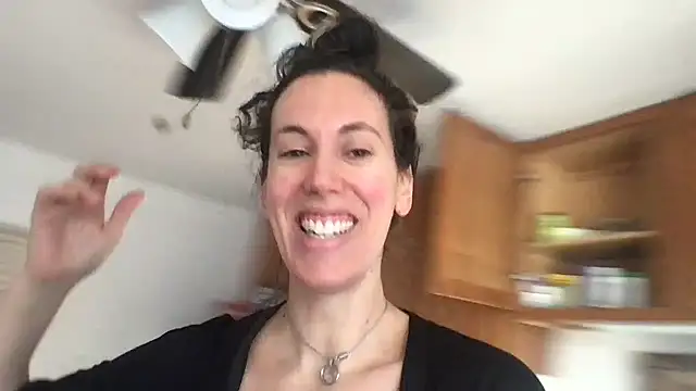 Snapshot of BonfireBonnie chatting on 12-19-24, 02:13 BonfireBonnie online show from 12-19-24, 02:13