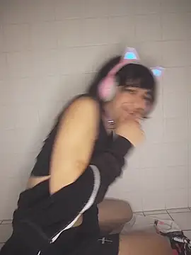 egirl711 online show from 12-05-25, 08:17