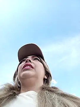 madelaine- online show from 12-19-25, 07:05