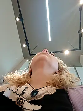 madelaine- online show from 11-01-25, 08:57