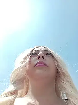 madelaine- online show from 02-12-26, 06:18