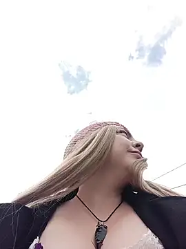 madelaine- online show from 05-28-26, 07:53