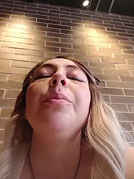 madelaine- online show from 10-29-25, 06:51