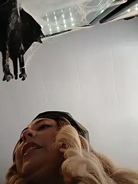 madelaine- online show from 10-27-25, 07:59