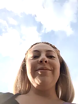 madelaine- online show from 09-12-25, 10:09