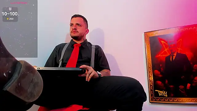 Snapshot of tony_landri chatting on 02-24-26, 03:18 tony landri online show from 02-24-26, 03:18