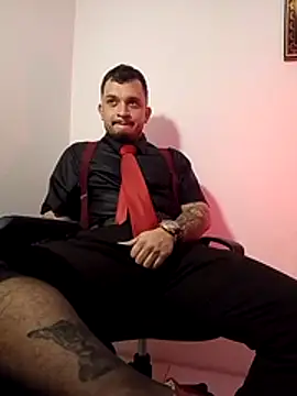 Snapshot of tony_landri chatting on 02-19-26, 04:20 tony landri online show from 02-19-26, 04:20