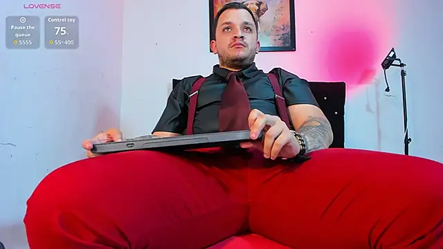 Snapshot of tony_landri chatting on 10-24-25, 05:50 tony landri online show from 10-24-25, 05:50