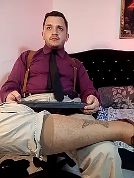 Snapshot of tony_landri chatting on 12-17-25, 04:50 tony landri online show from 12-17-25, 04:50