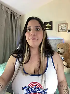 Snapshot of valentina_jonnes1 chatting on 12-12-24, 03:10 valentina jonnes1 online show from 12-12-24, 03:10