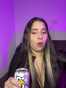 Snapshot of valentina_jonnes1 chatting on 10-05-25, 06:26 valentina jonnes1 online show from 10-05-25, 06:26