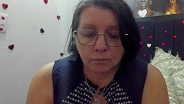 Evaaross 2345 online show from 05-19-26, 08:16
