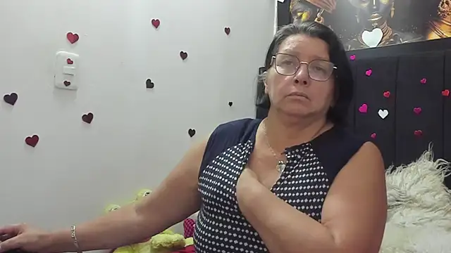 Evaaross 2345 online show from 04-15-26, 08:20