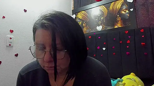 Evaaross 2345 online show from 06-12-26, 02:15