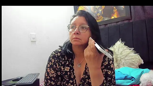 Evaaross 2345 online show from 11-10-25, 07:52