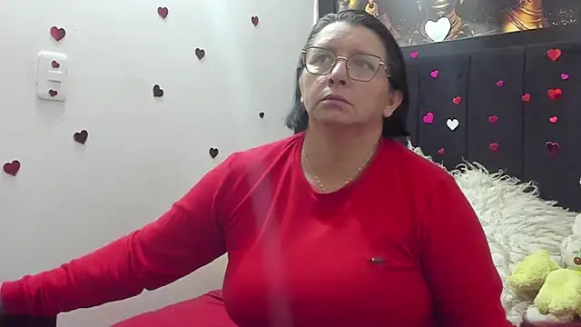 Evaaross 2345 online show from 04-12-26, 08:56