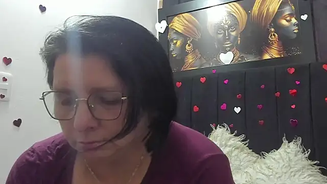 Evaaross 2345 online show from 04-20-26, 01:45