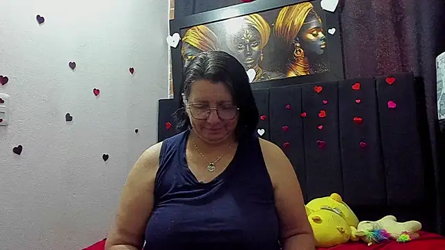 Evaaross 2345 online show from 06-13-26, 12:25