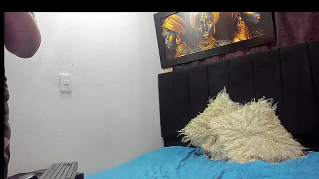 Evaaross 2345 online show from 10-26-25, 01:11