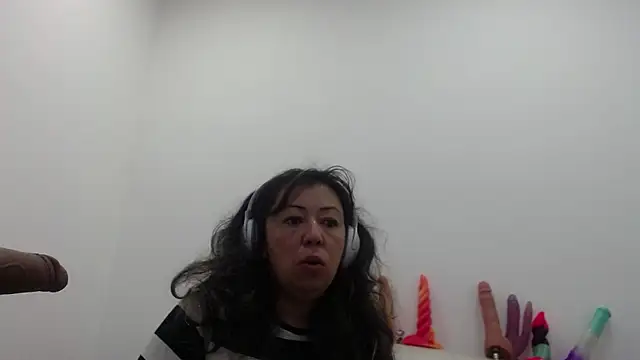 Snapshot of Drool_Sucker chatting on 02-02-26, 12:26 Drool Sucker online show from 02-02-26, 12:26