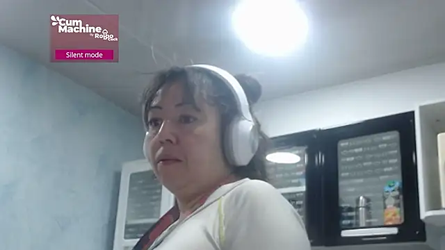 Snapshot of Drool_Sucker chatting on 04-08-26, 12:17 Drool Sucker online show from 04-08-26, 12:17