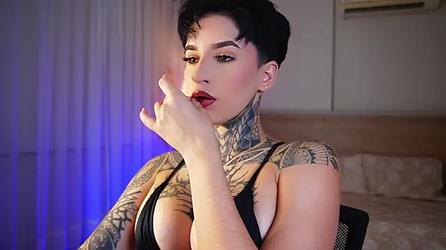 Snapshot of AliceShazaham_ chatting on 09-14-25, 06:58 AliceShazaham online show from 09-14-25, 06:58