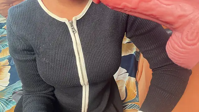 Snapshot of Sheela_oshovadi chatting on 02-13-26, 08:14 Sheela oshovadi online show from 02-13-26, 08:14