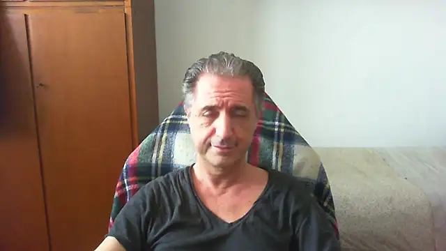 lliuk70mi online show from 04-10-26, 12:34