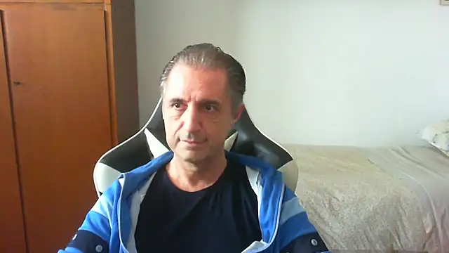 lliuk70mi online show from 05-06-26, 12:53