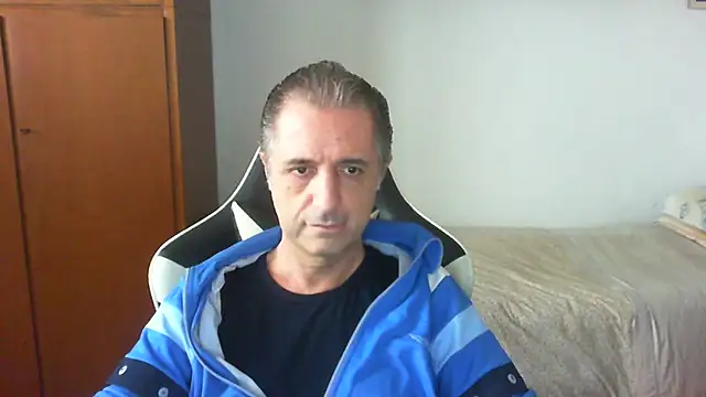 lliuk70mi online show from 05-05-26, 12:19
