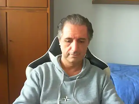 lliuk70mi online show from 02-16-25, 02:21