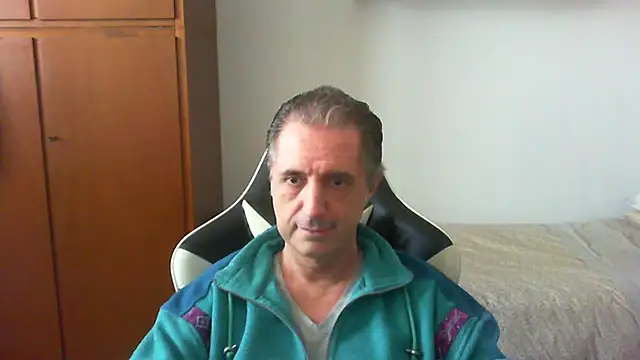 lliuk70mi online show from 04-26-26, 12:13