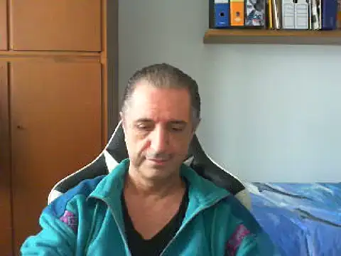 lliuk70mi online show from 12-15-24, 01:22