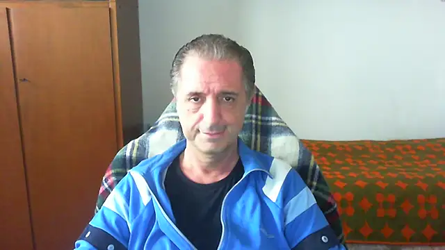 lliuk70mi online show from 05-10-26, 12:42