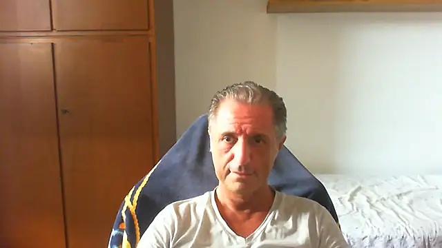 Snapshot of lliuk70mi chatting on 07-08-26, 03:34 lliuk70mi online show from 07-08-26, 03:34
