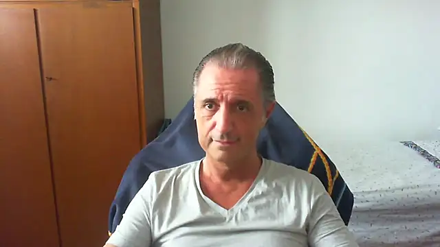 lliuk70mi online show from 06-04-26, 11:37
