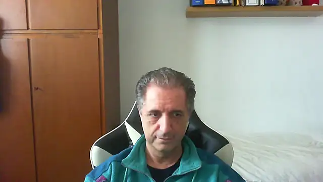lliuk70mi online show from 04-18-26, 01:46