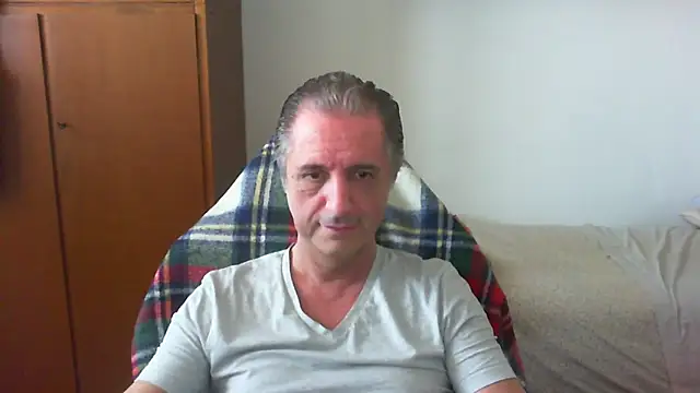 lliuk70mi online show from 05-12-26, 12:33