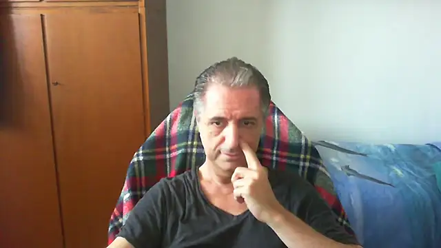 lliuk70mi online show from 04-08-26, 03:13