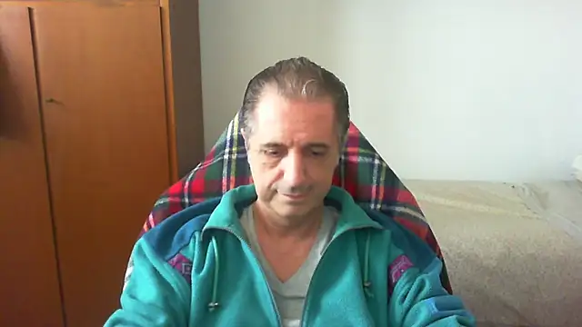 lliuk70mi online show from 04-30-26, 12:34