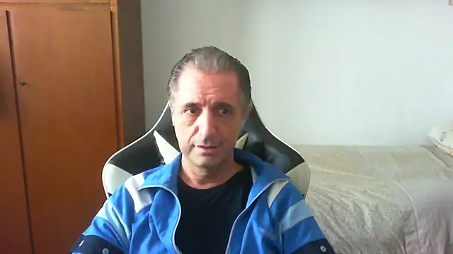 lliuk70mi online show from 05-03-26, 01:04