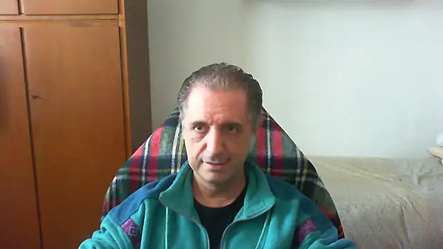 lliuk70mi online show from 04-21-26, 02:01