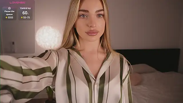 Nicole youthfull online show from 03-15-25, 07:59