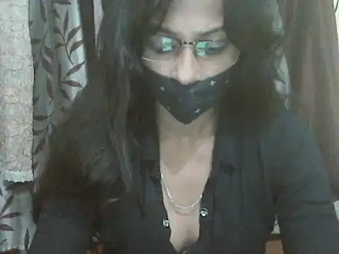 Snapshot of JENIFER_PUNE chatting on 02-11-25, 06:44 JENIFER PUNE online show from 02-11-25, 06:44