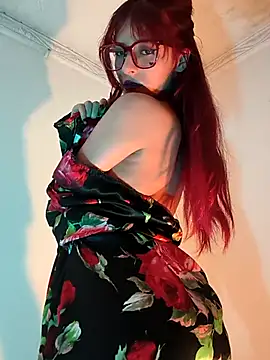 Snapshot of RedMeloddy chatting on 07-14-26, 11:00 RedMeloddy online show from 07-14-26, 11:00