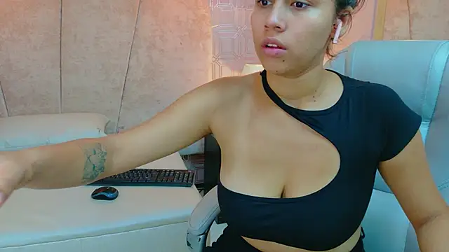 Annyeli online show from 11-02-25, 02:44