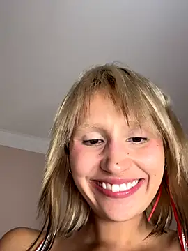 Snapshot of bigbabykiki chatting on 09-14-25, 03:45 bigbabykiki online show from 09-14-25, 03:45